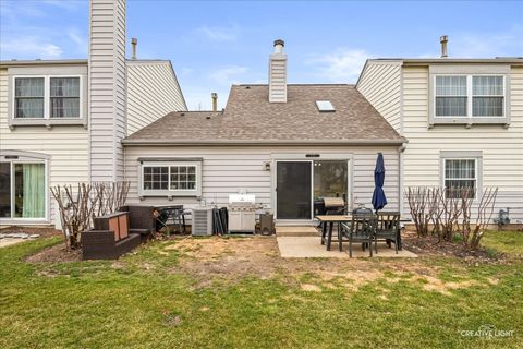 Tiny photo for 1325 Gloucester Circle, Carol Stream, IL 60188 (MLS # 12588298)