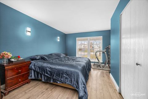 Tiny photo for 1325 Gloucester Circle, Carol Stream, IL 60188 (MLS # 12588298)