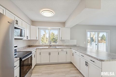 Tiny photo for 3750 EASTWOOD Court, Bettendorf, IA 52722 (MLS # QC4270025)