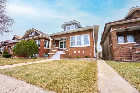 Tiny photo for 1445 East Avenue, Berwyn, IL 60402 (MLS # 12560318)