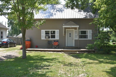 Photo of 415 W Main ST, Arcola, IL 61910 (MLS # 12716434)