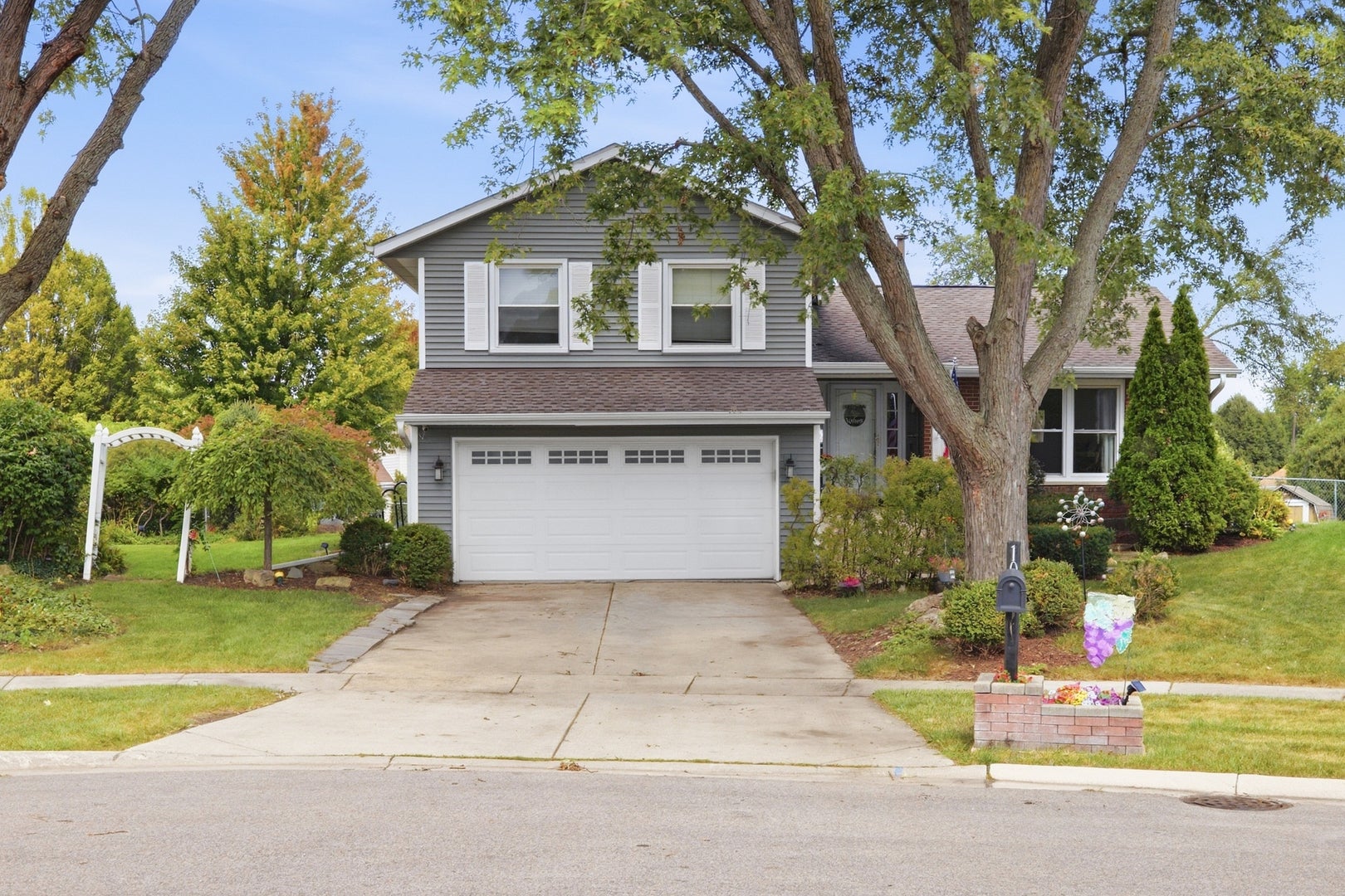 10 Canterbury Court
