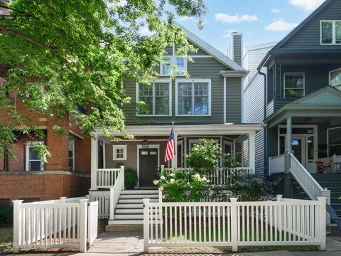 Photo of 3653 N Bosworth Avenue, Chicago, IL 60613 (MLS # 12638589)