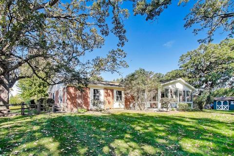 Tiny photo for 1121 Forest Drive, Elgin, IL 60123 (MLS # 12485336)