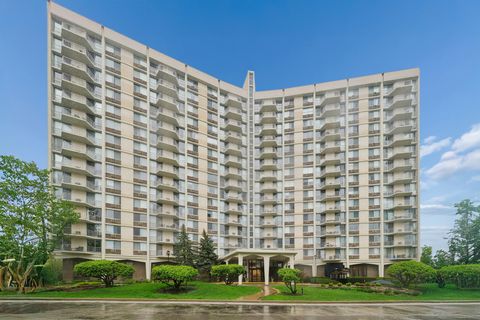 Photo of 40 N Tower Road #11H, Oak Brook, IL 60523 (MLS # 12635764)