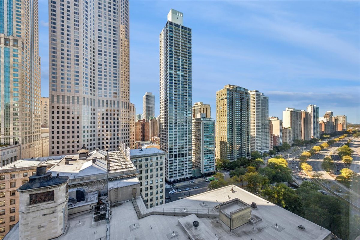 179 E Lake Shore Drive 19S