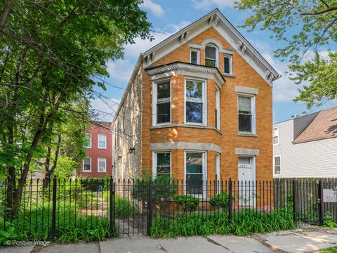3521 W Cortland Street 1R Chicago IL 60647