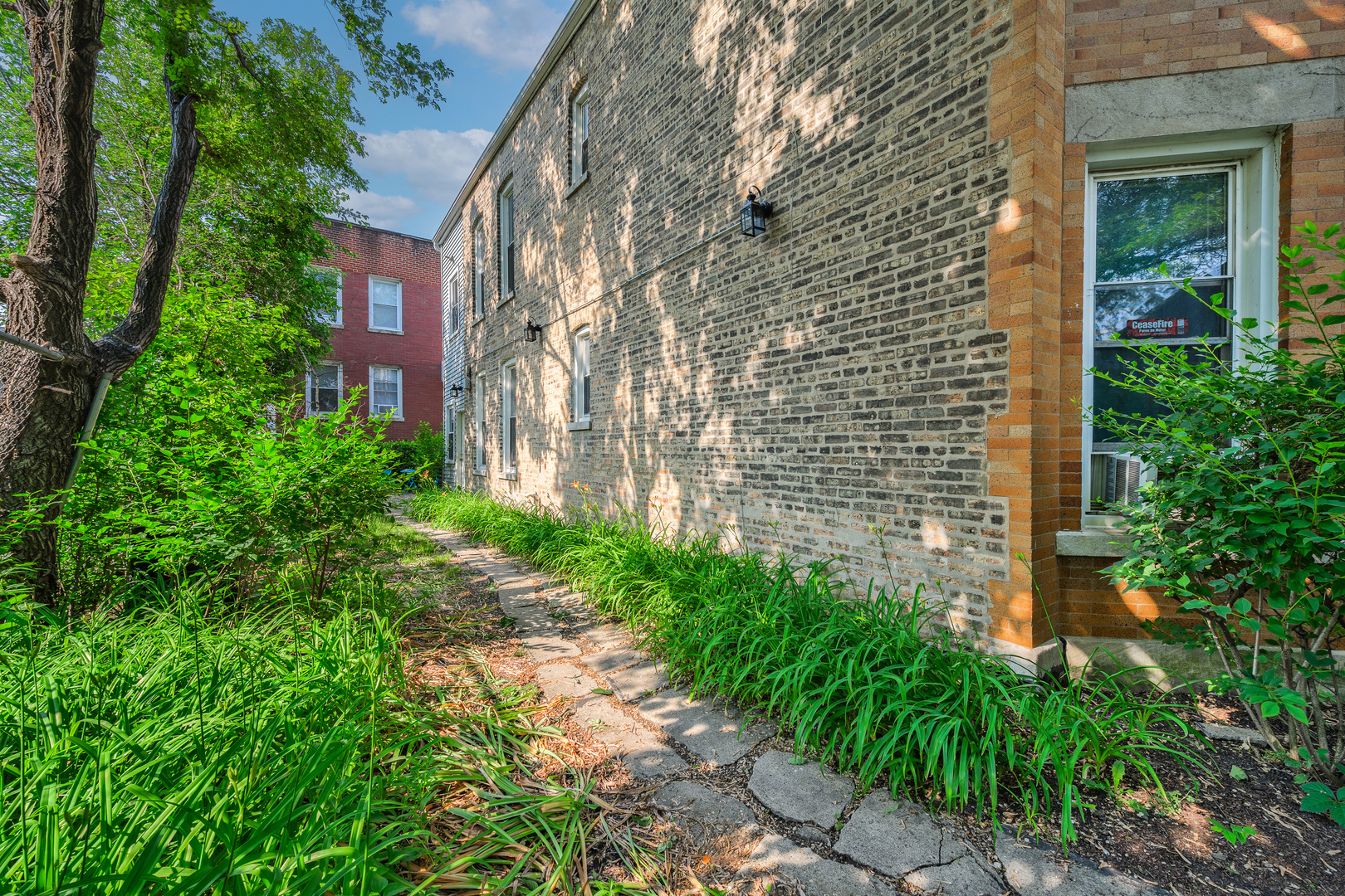 3521 W Cortland Street 1R