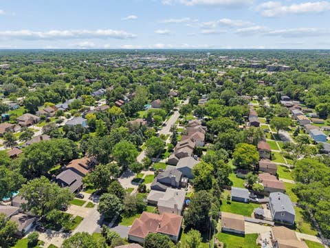Tiny photo for 428 Lindley Avenue, Westmont, IL 60559 (MLS # 12657301)