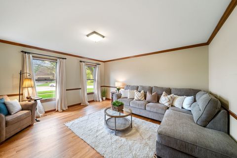 Tiny photo for 2405 Cimarron Court, Naperville, IL 60565 (MLS # 12656564)