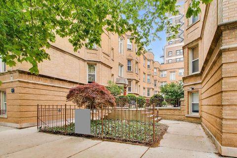 Tiny photo for 6813 N Lakewood Avenue #3W, Chicago, IL 60626 (MLS # 12641916)