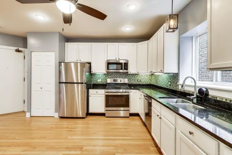 Tiny photo for 6813 N Lakewood Avenue #3W, Chicago, IL 60626 (MLS # 12641916)