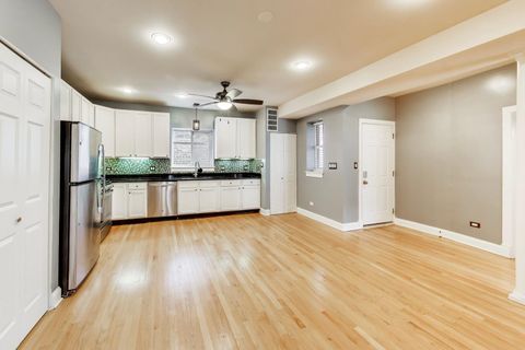 Tiny photo for 6813 N Lakewood Avenue #3W, Chicago, IL 60626 (MLS # 12641916)