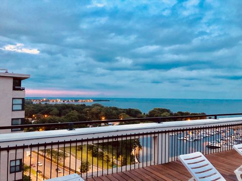 Tiny photo for 3410 N Lake Shore Drive #17J, Chicago, IL 60657 (MLS # 12579283)