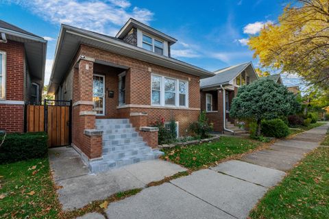 Tiny photo for 5242 N Kimball Avenue, Chicago, IL 60625 (MLS # 12512321)