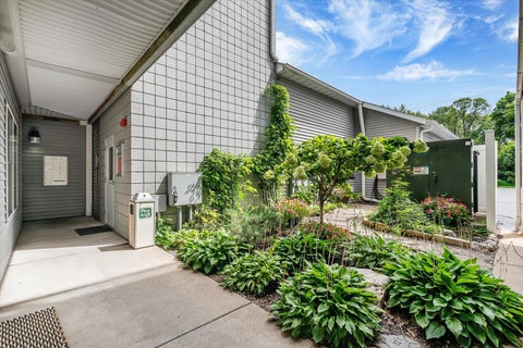Tiny photo for 4412 River Drive #402, Moline, IL 61265 (MLS # 12736765)