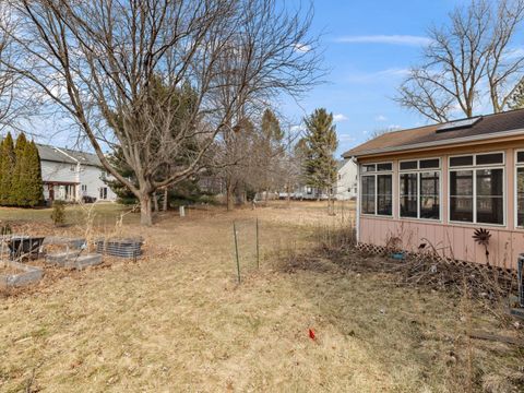 Tiny photo for 11 Spinnaker Court, Grayslake, IL 60030 (MLS # 12561829)