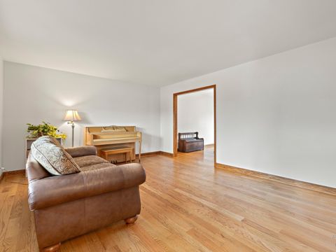 Tiny photo for 11 Spinnaker Court, Grayslake, IL 60030 (MLS # 12561829)