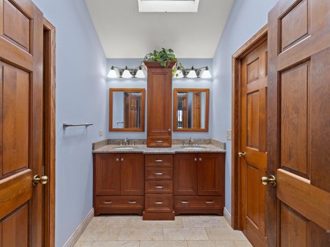 Tiny photo for 11 Spinnaker Court, Grayslake, IL 60030 (MLS # 12561829)