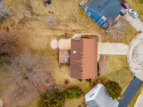 Tiny photo for 11 Spinnaker Court, Grayslake, IL 60030 (MLS # 12561829)