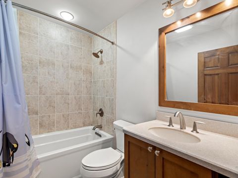 Tiny photo for 11 Spinnaker Court, Grayslake, IL 60030 (MLS # 12561829)