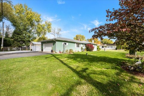 Tiny photo for 1302 Cary Road, Algonquin, IL 60102 (MLS # 12621045)
