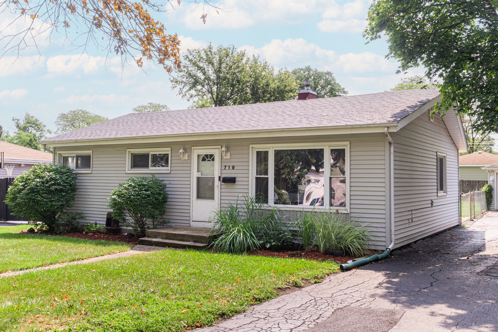 719 W Ridge Road