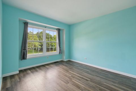 Tiny photo for 616 Pinehurst Drive, North Aurora, IL 60542 (MLS # 12508646)