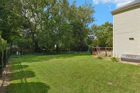 Tiny photo for 616 Pinehurst Drive, North Aurora, IL 60542 (MLS # 12508646)