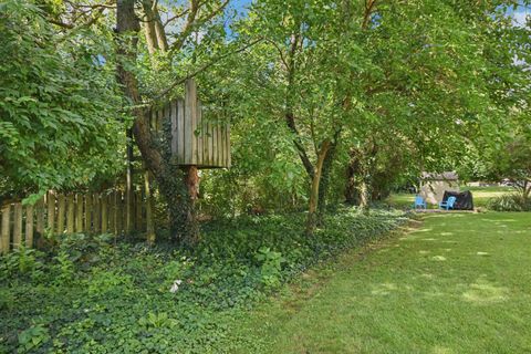 Tiny photo for 616 Pinehurst Drive, North Aurora, IL 60542 (MLS # 12508646)