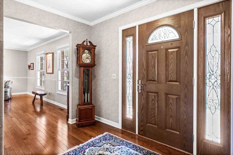 Tiny photo for 2203 Oakwood Avenue, Bloomington, IL 61704 (MLS # 12604610)