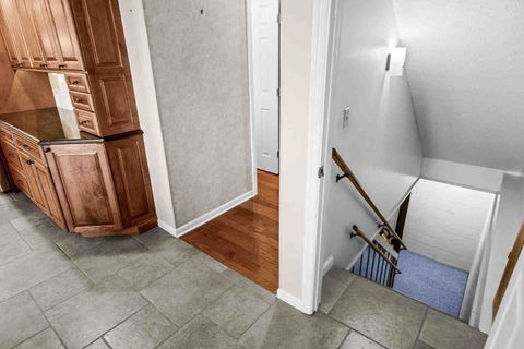 Tiny photo for 2203 Oakwood Avenue, Bloomington, IL 61704 (MLS # 12604610)