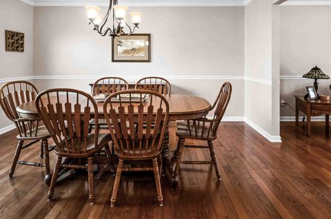 Tiny photo for 2203 Oakwood Avenue, Bloomington, IL 61704 (MLS # 12604610)