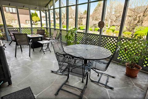 Tiny photo for 2203 Oakwood Avenue, Bloomington, IL 61704 (MLS # 12604610)