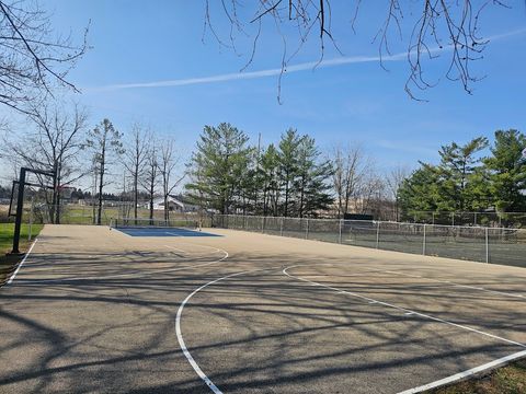 Tiny photo for 2203 Oakwood Avenue, Bloomington, IL 61704 (MLS # 12604610)