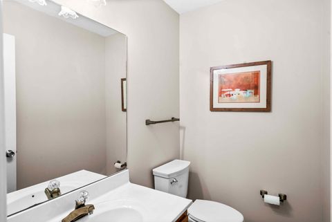 Tiny photo for 2203 Oakwood Avenue, Bloomington, IL 61704 (MLS # 12604610)