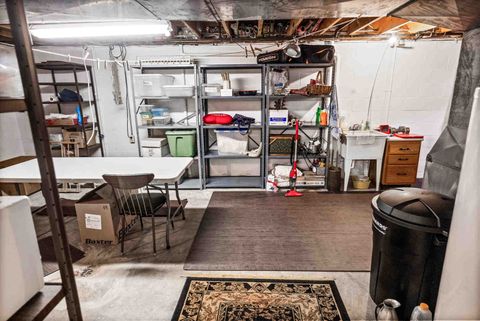 Tiny photo for 2203 Oakwood Avenue, Bloomington, IL 61704 (MLS # 12604610)