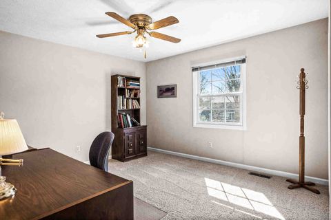 Tiny photo for 2203 Oakwood Avenue, Bloomington, IL 61704 (MLS # 12604610)