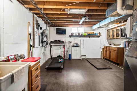 Tiny photo for 2203 Oakwood Avenue, Bloomington, IL 61704 (MLS # 12604610)