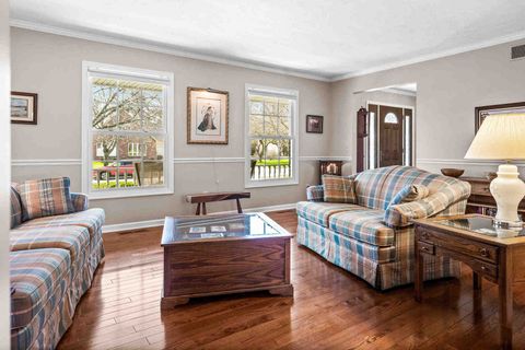 Tiny photo for 2203 Oakwood Avenue, Bloomington, IL 61704 (MLS # 12604610)