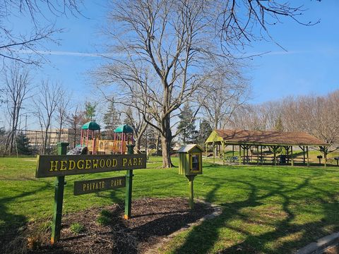 Tiny photo for 2203 Oakwood Avenue, Bloomington, IL 61704 (MLS # 12604610)