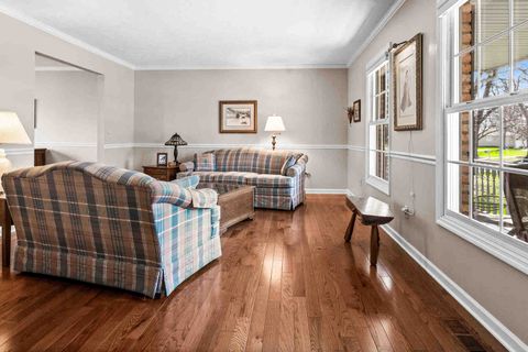 Tiny photo for 2203 Oakwood Avenue, Bloomington, IL 61704 (MLS # 12604610)