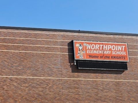 Tiny photo for 2203 Oakwood Avenue, Bloomington, IL 61704 (MLS # 12604610)