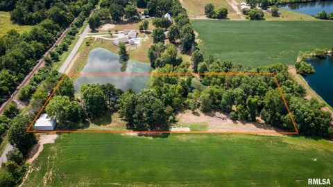 Tiny photo for 541 DALLAS Road, Murphysboro, IL 62966 (MLS # EB459428)