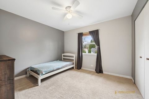 Tiny photo for 521 S Sheridan Road, Lakemoor, IL 60051 (MLS # 12616877)