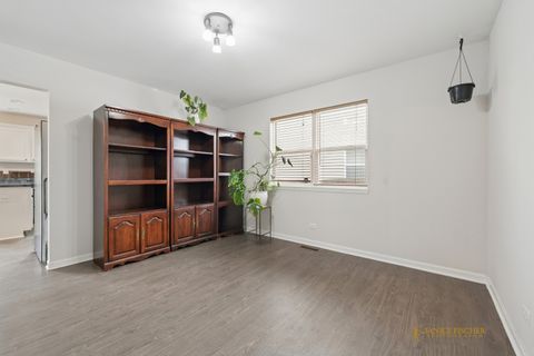 Tiny photo for 521 S Sheridan Road, Lakemoor, IL 60051 (MLS # 12616877)