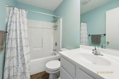 Tiny photo for 521 S Sheridan Road, Lakemoor, IL 60051 (MLS # 12616877)