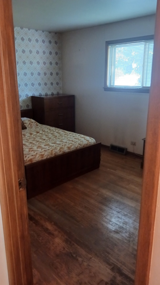 433 W Diversey Avenue