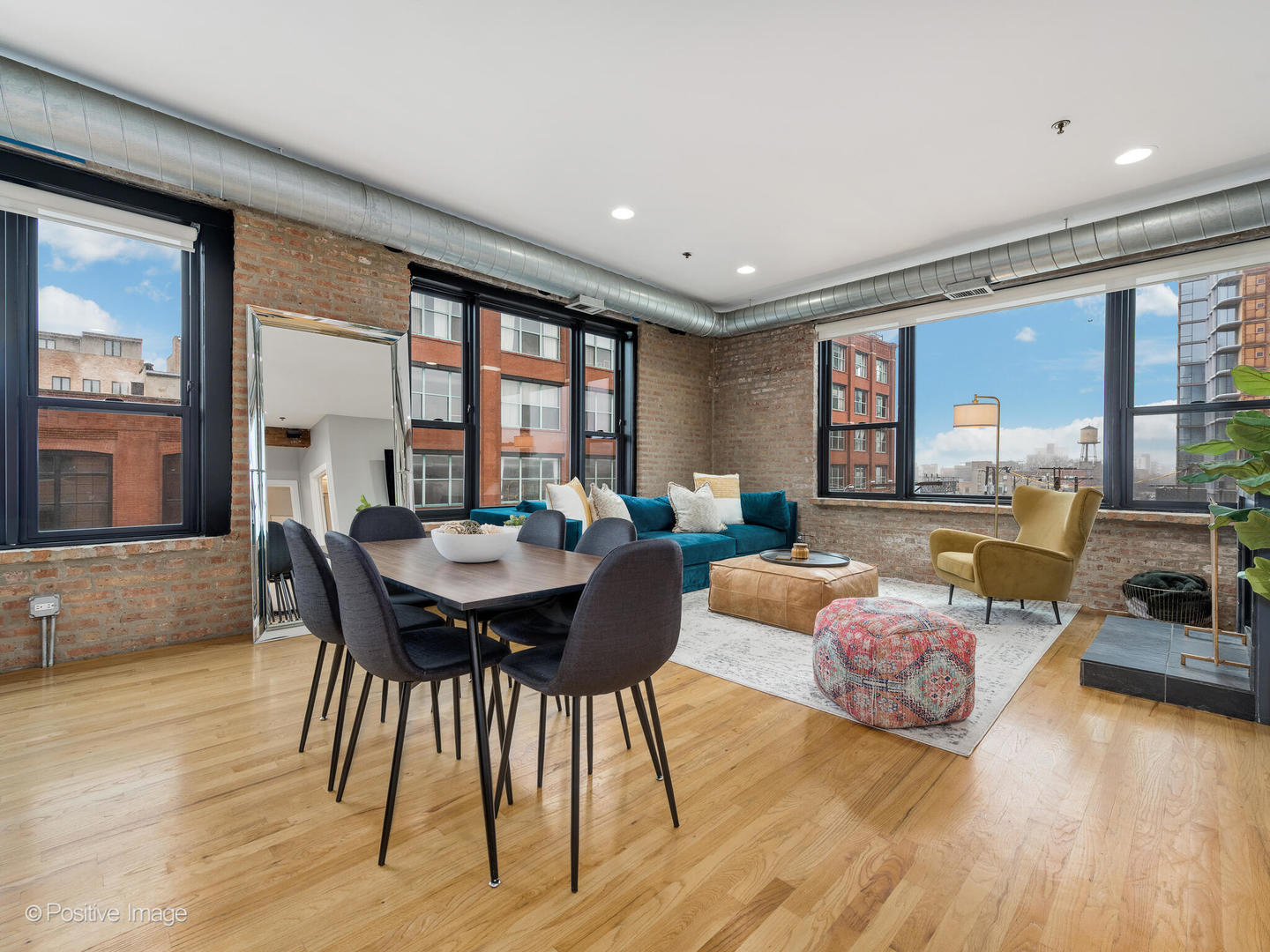 1118 W Fulton Market Street 403