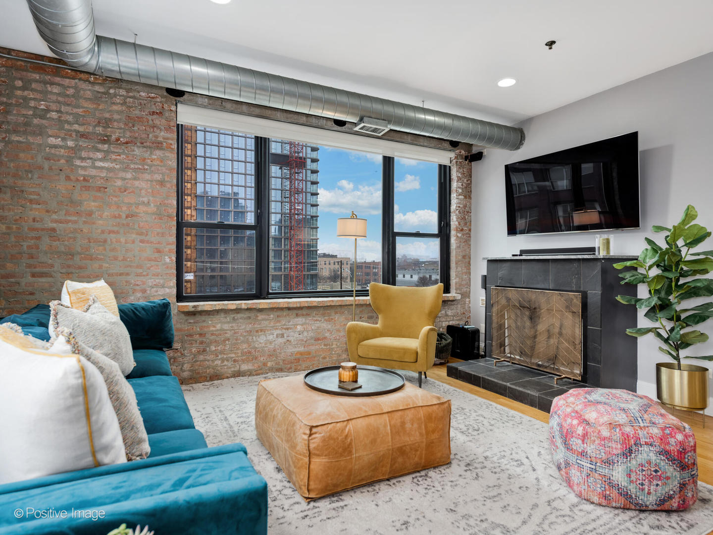 1118 W Fulton Market Street 403